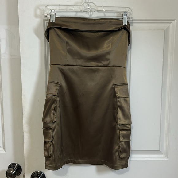 Windsor cargo play satin strapless, mini dress size small army green - Picture 1 of 6